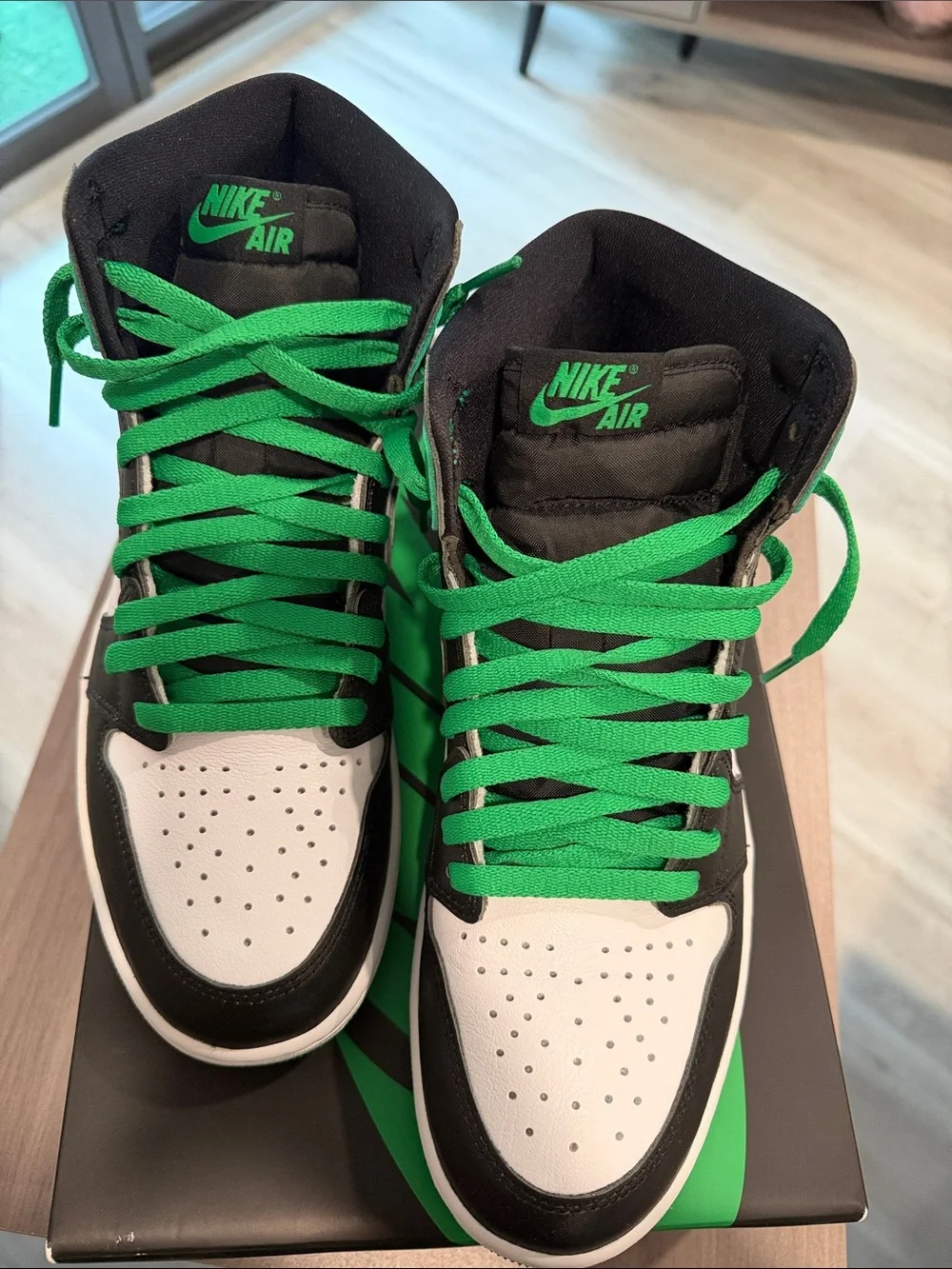 AIR JORDAN 1’s